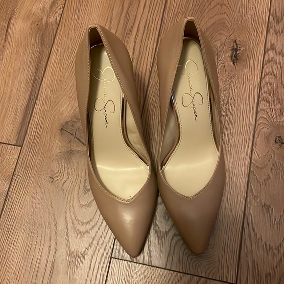 Tan high heels - Picture 3 of 4